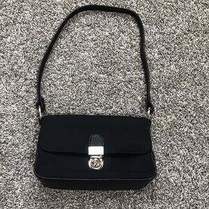 Cherokee Classic Black Shoulder Bag